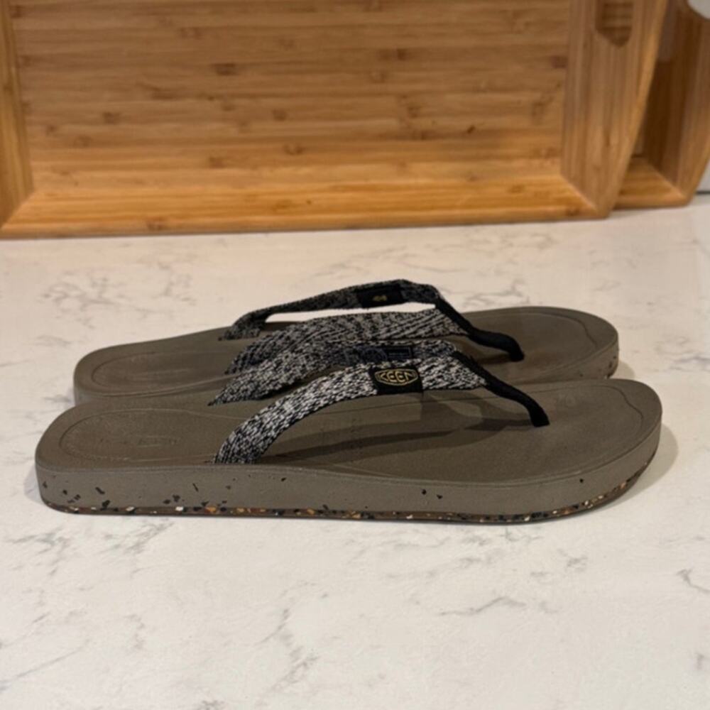 KEEN Harvest Lightweight Flip-Flops Sandals gray  Size US 9 casual summer